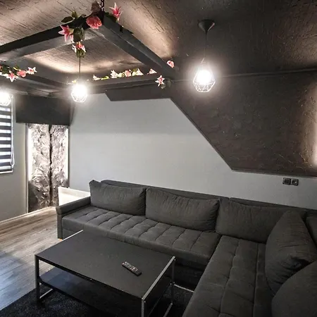 Modern Mountain House With Private Pool, Jacuzzi & Sauna - Trebevic Sarajevo