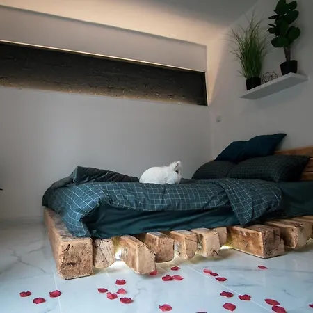 Modern Mountain House With Private Pool, Jacuzzi & Sauna - Trebevic *