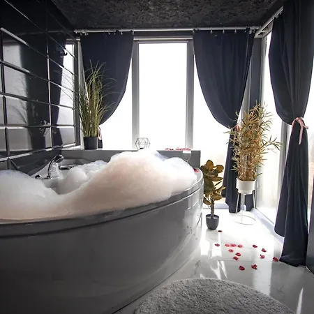 Villa Modern Mountain House With Private Pool, Jacuzzi & Sauna - Trebevic