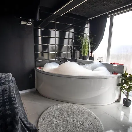 Modern Mountain House With Private Pool, Jacuzzi & Sauna - Trebevic Villa