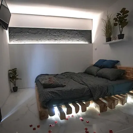 Villa Modern Mountain House With Private Pool, Jacuzzi & Sauna - Trebevic
